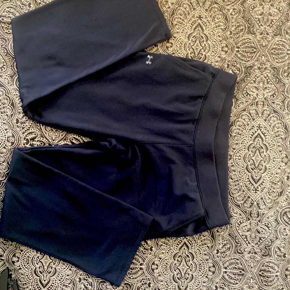 Under Armour -cold gear- loose fit pants with pockets